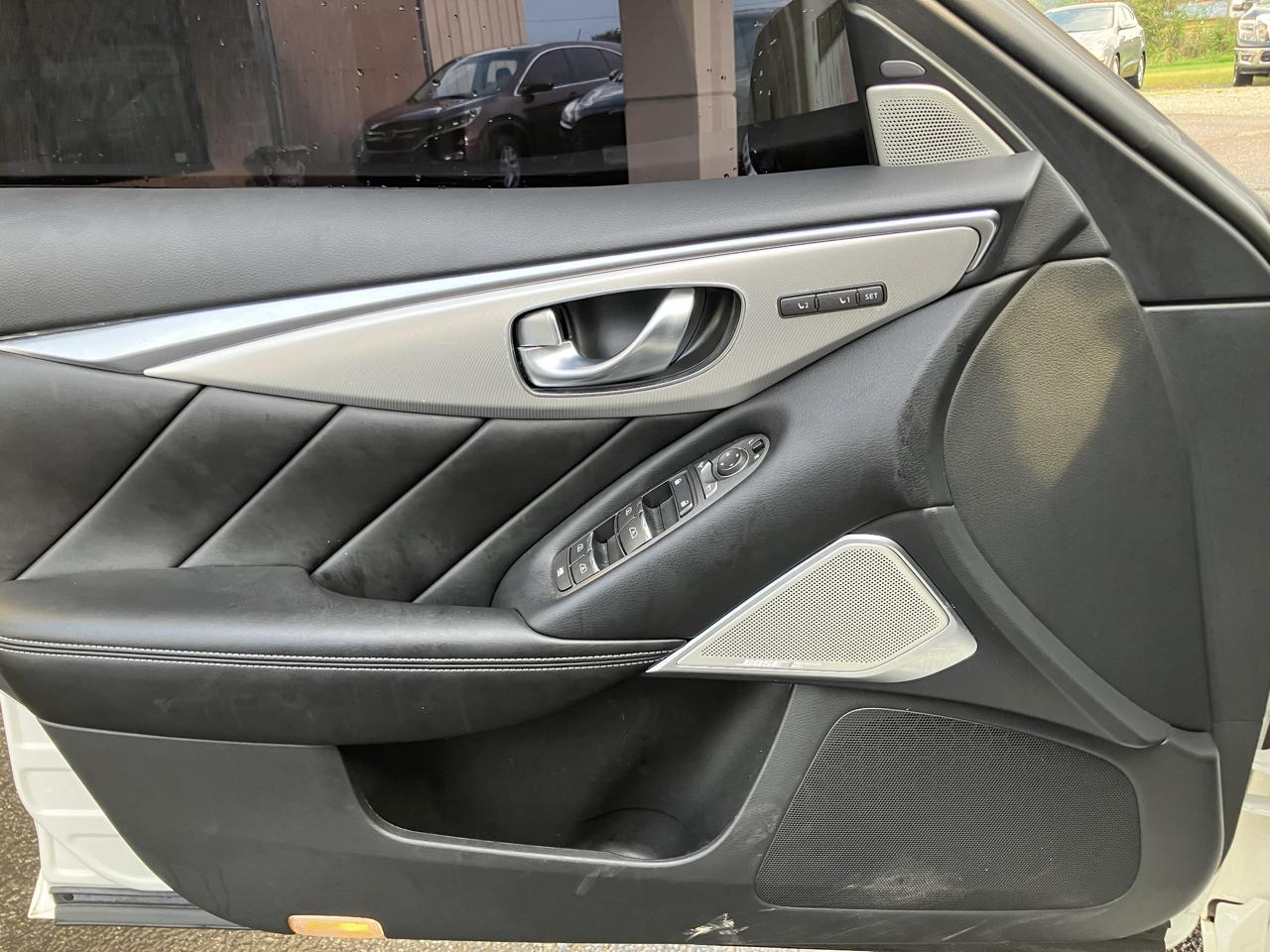 Infiniti Q50 LUXE AWD 2022