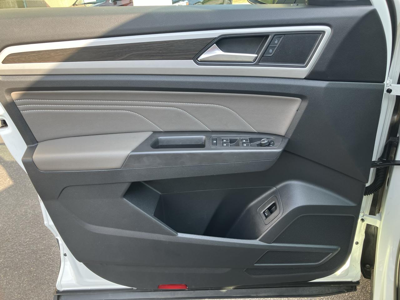 Volkswagen Atlas 2.0T SE w/Technology 4MOTION 2023