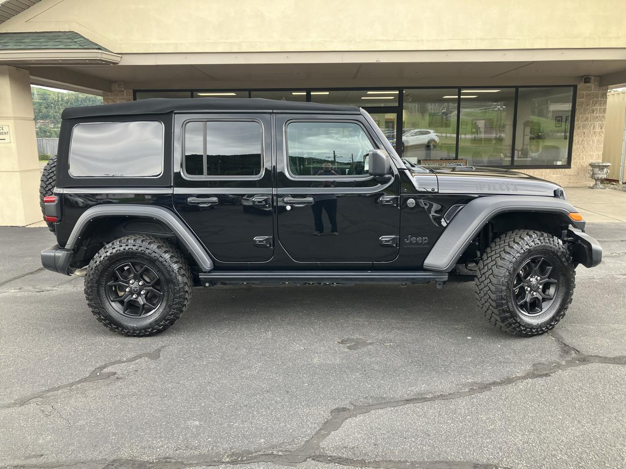 Jeep Wrangler Willys 4 Door 4x4 2024