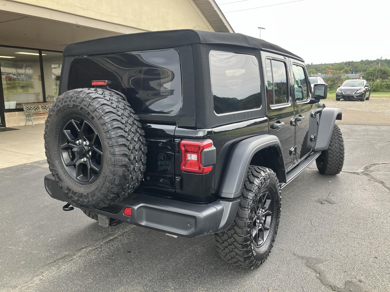 Jeep Wrangler Willys 4 Door 4x4 2024