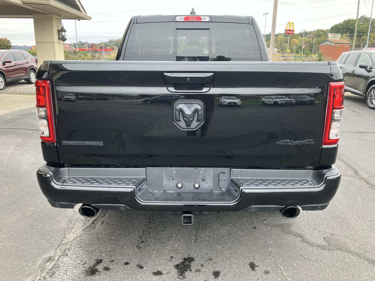 RAM 1500 Big Horn 4x4 Crew Cab 5'7" Box 2024