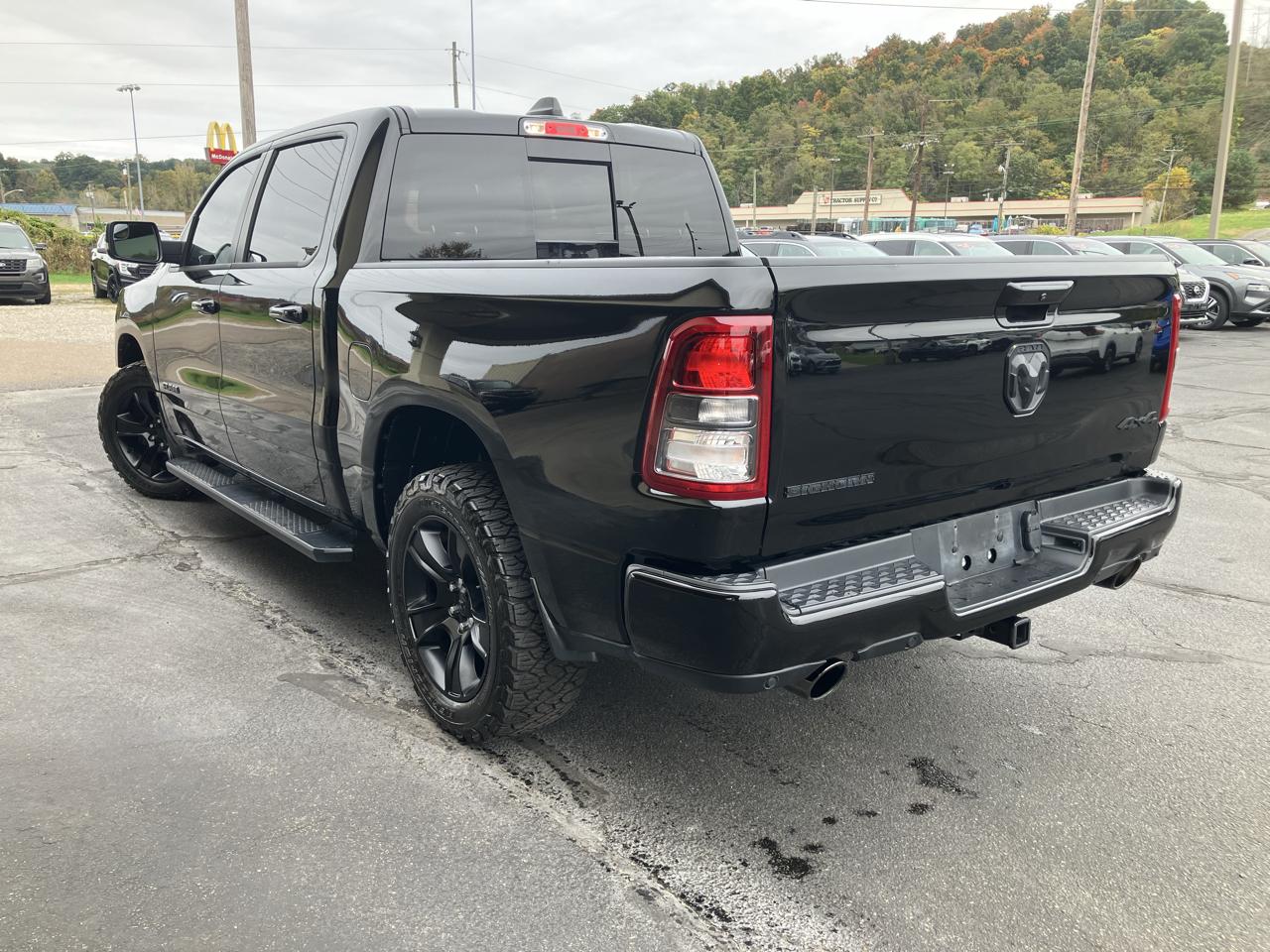 RAM 1500 Big Horn 4x4 Crew Cab 5'7" Box 2024