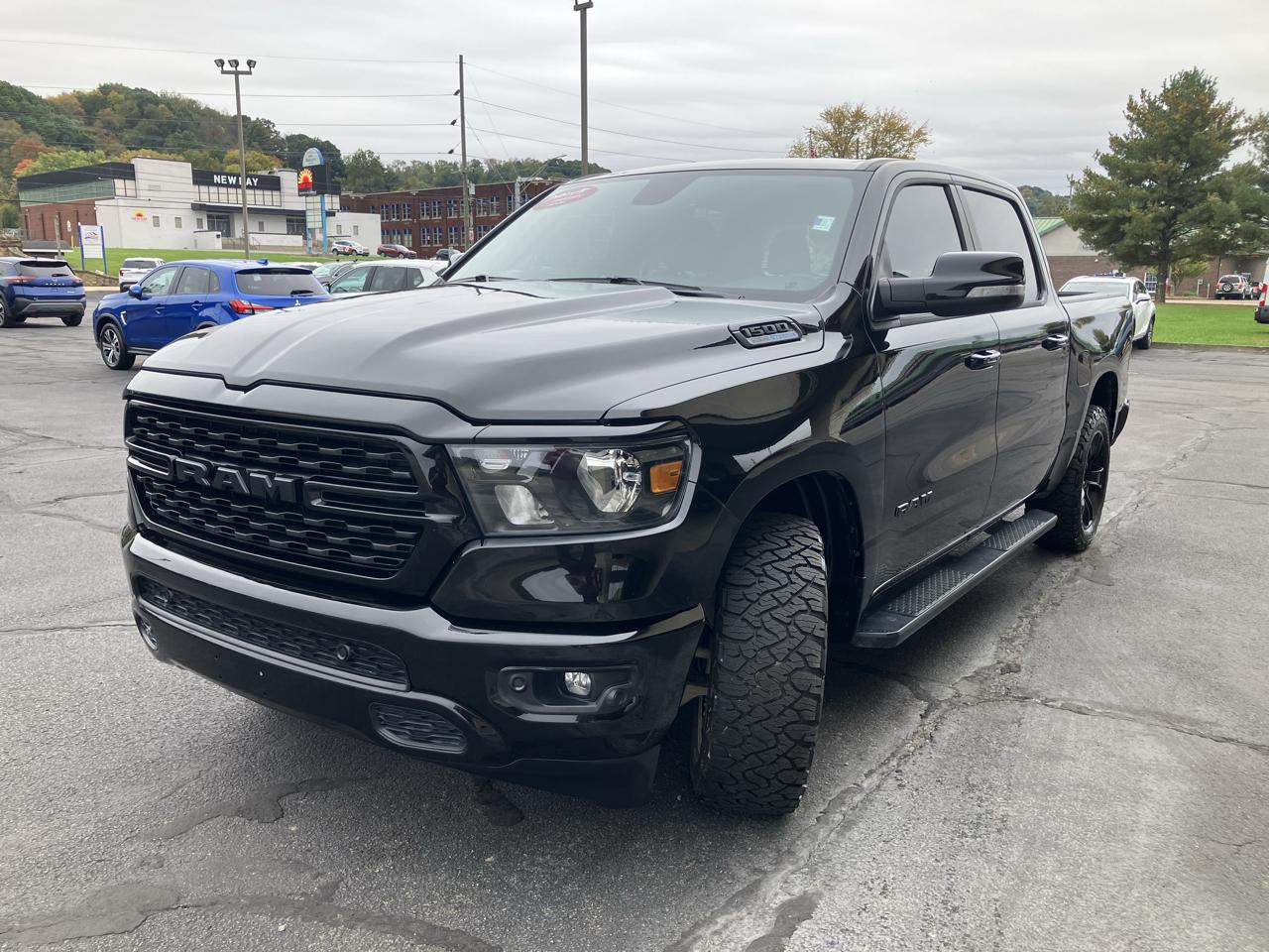 RAM 1500 Big Horn 4x4 Crew Cab 5'7" Box 2024