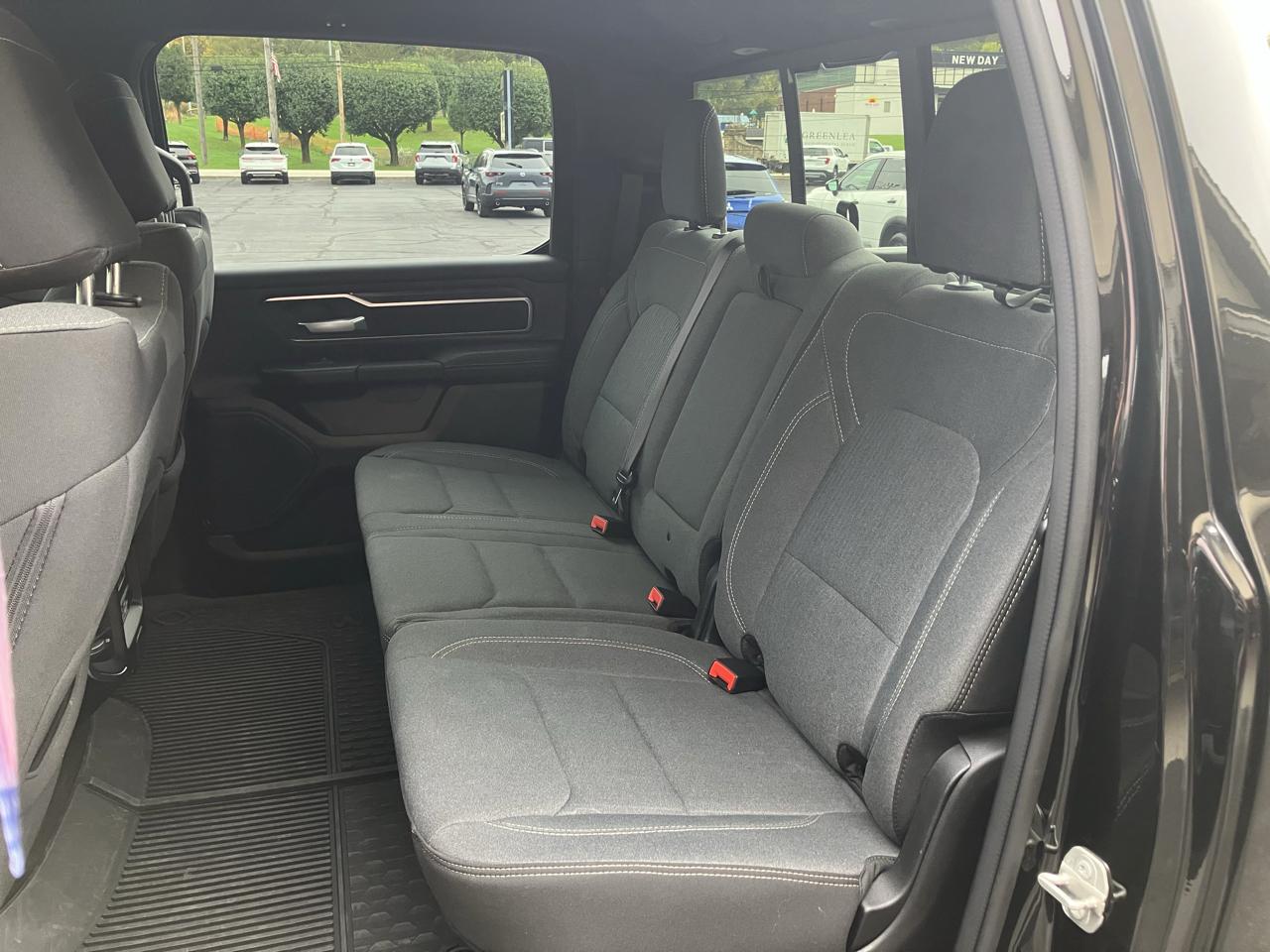 RAM 1500 Big Horn 4x4 Crew Cab 5'7" Box 2024