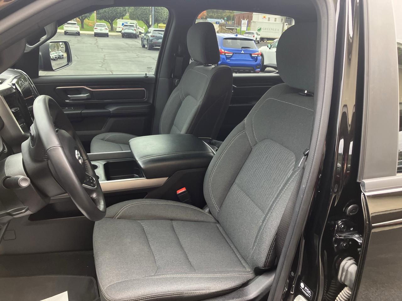 RAM 1500 Big Horn 4x4 Crew Cab 5'7" Box 2024