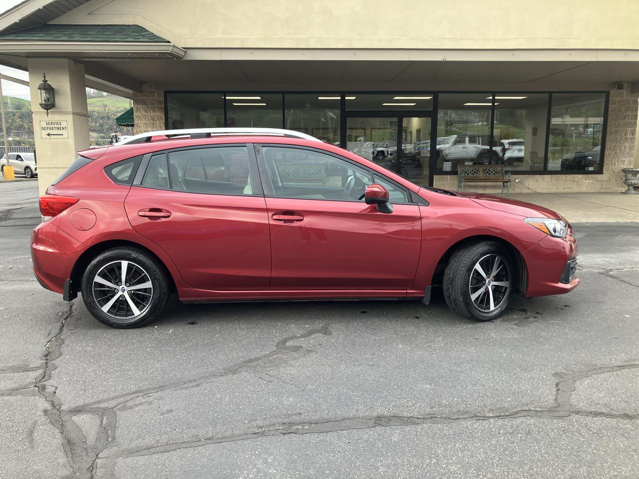 Subaru Impreza Premium 5-door CVT 2022