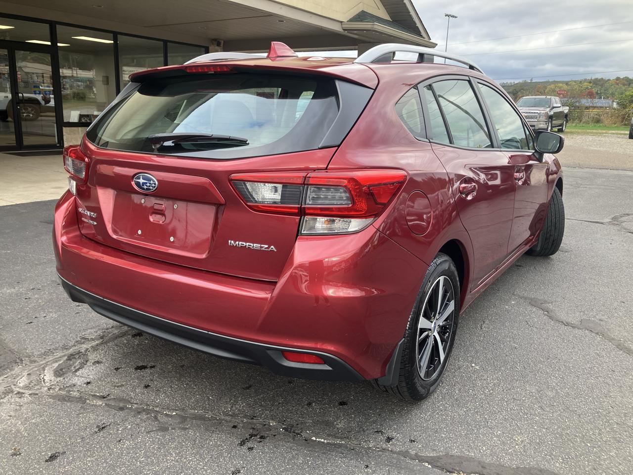 Subaru Impreza Premium 5-door CVT 2022