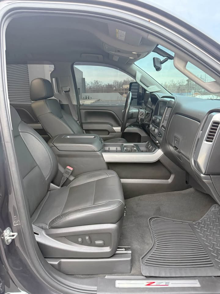 Chevrolet Silverado 2500HD LTZ Crew Cab 4WD 2015