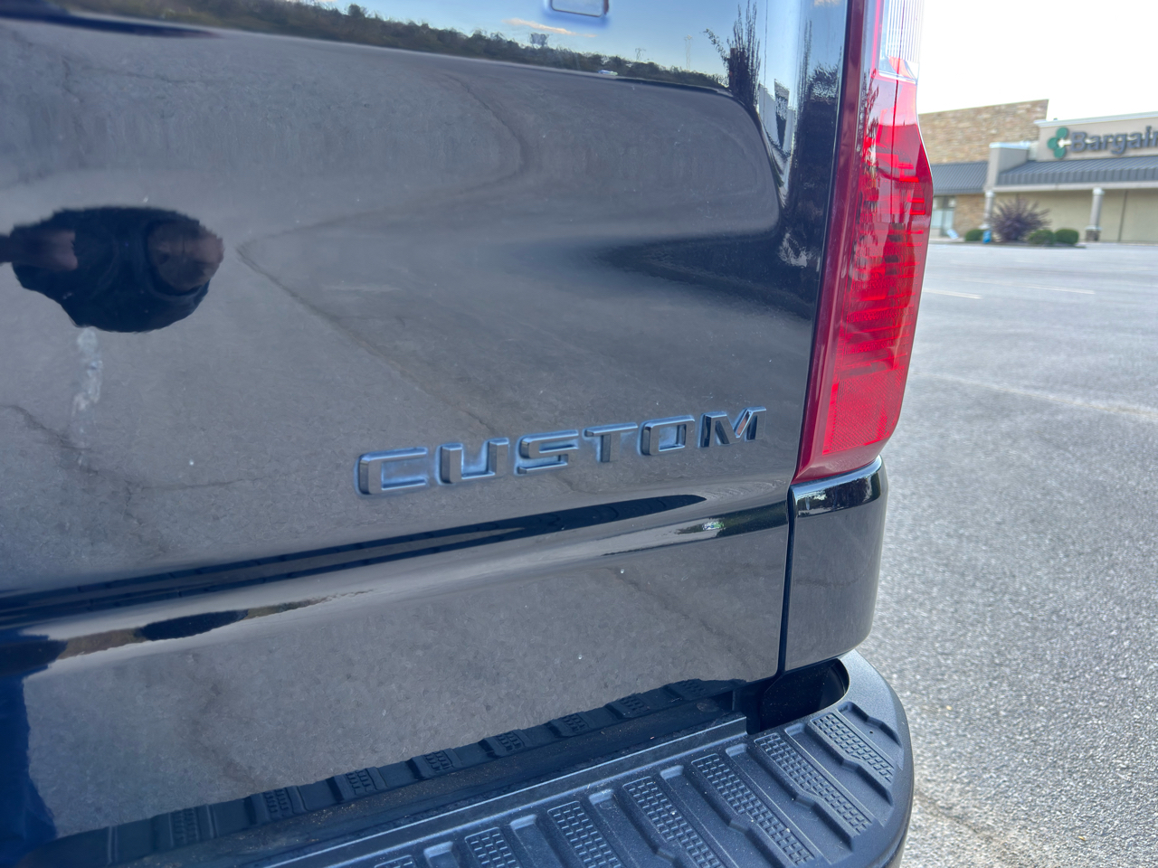 Chevrolet Silverado 1500 Custom Crew Cab 4WD 2023