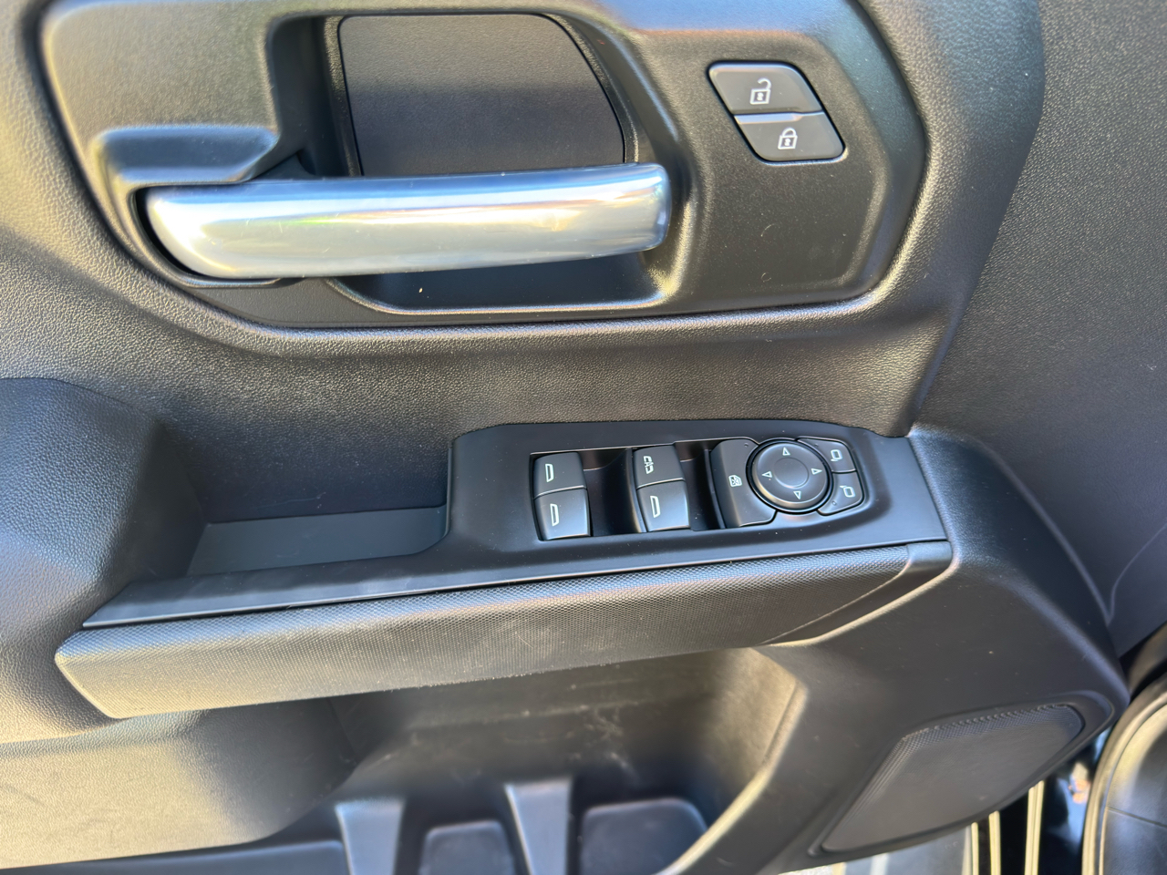 Chevrolet Silverado 1500 Custom Crew Cab 4WD 2023