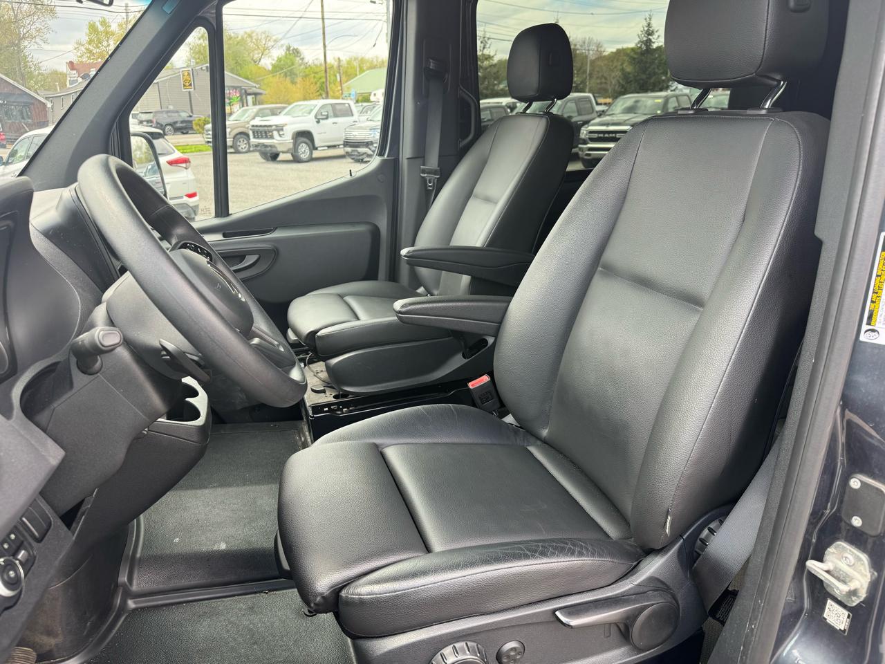 Mercedes-Benz Sprinter 2500 170-in. WB 2024