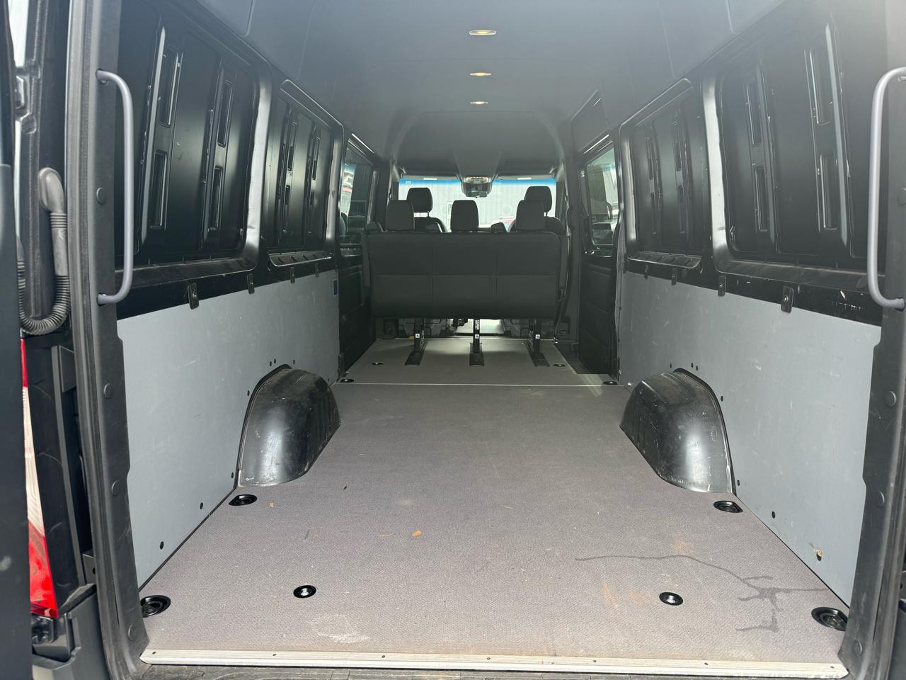Mercedes-Benz Sprinter 2500 170-in. WB 2024