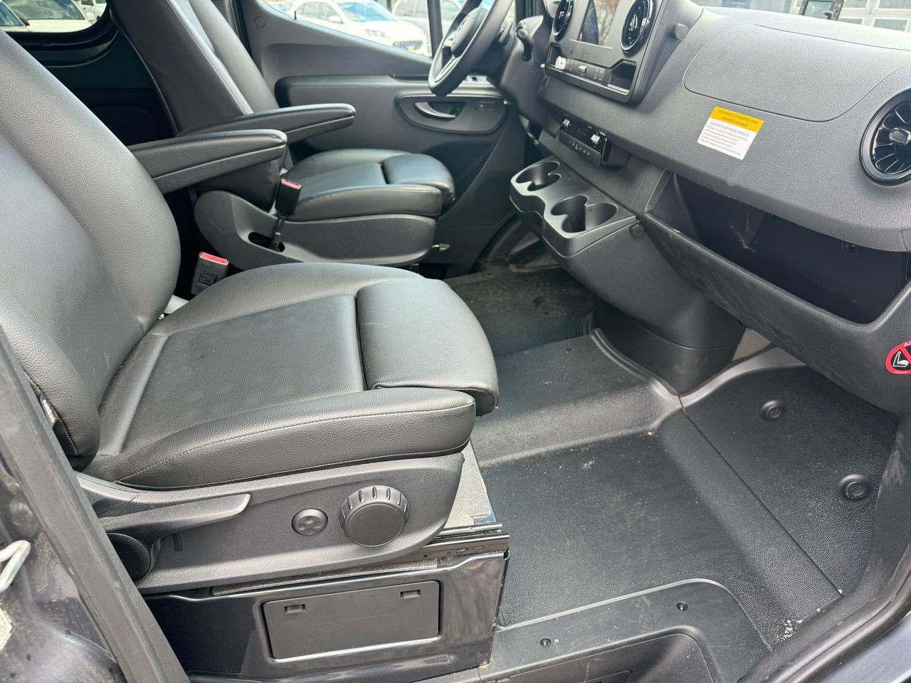 Mercedes-Benz Sprinter 2500 170-in. WB 2024