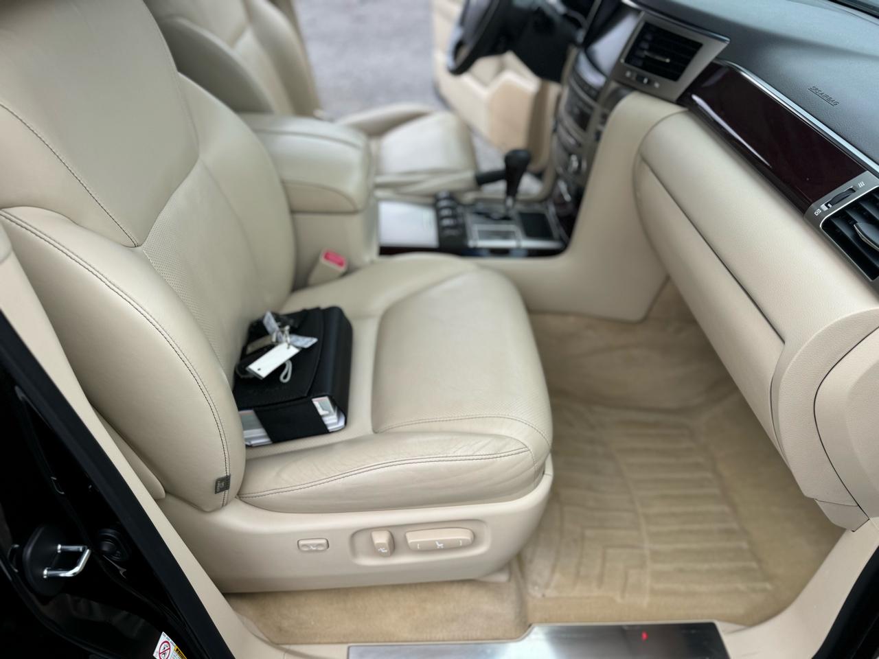 Lexus LX 570 Sport Utility 2014