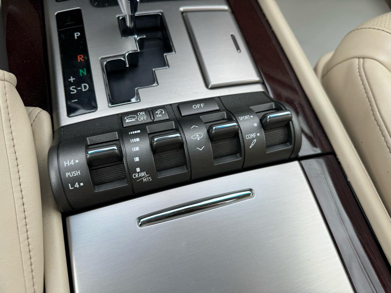 Lexus LX 570 Sport Utility 2014