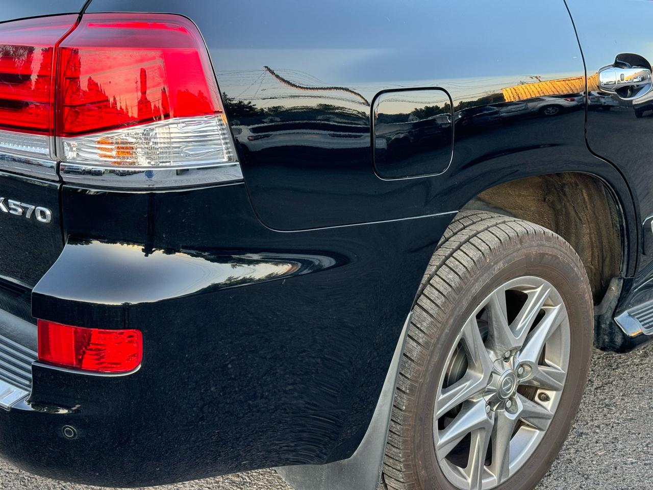 2014 Lexus LX 570 - Photo 17