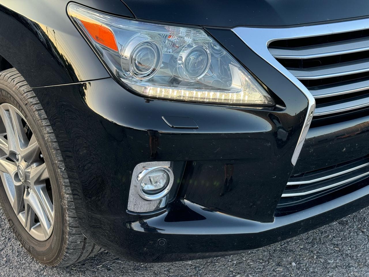2014 Lexus LX 570 - Photo 21