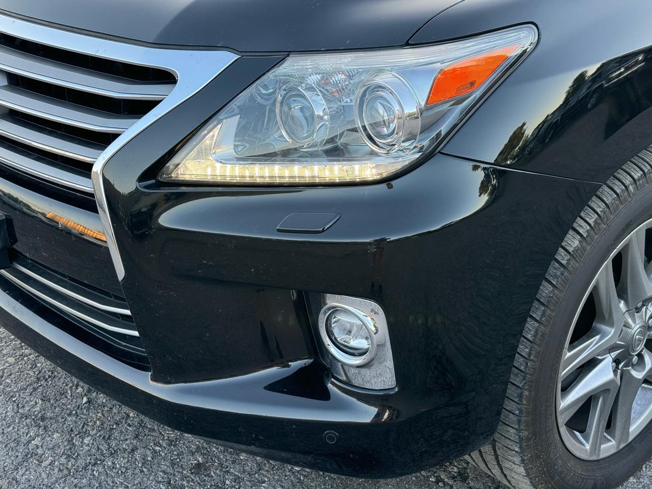 2014 Lexus LX 570 - Photo 23