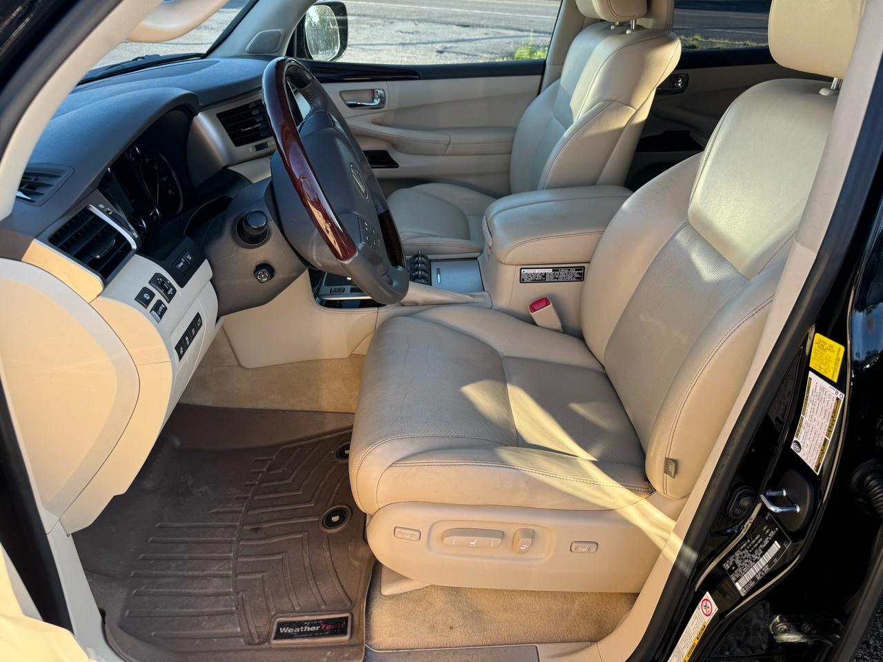 2014 Lexus LX 570 - Photo 32