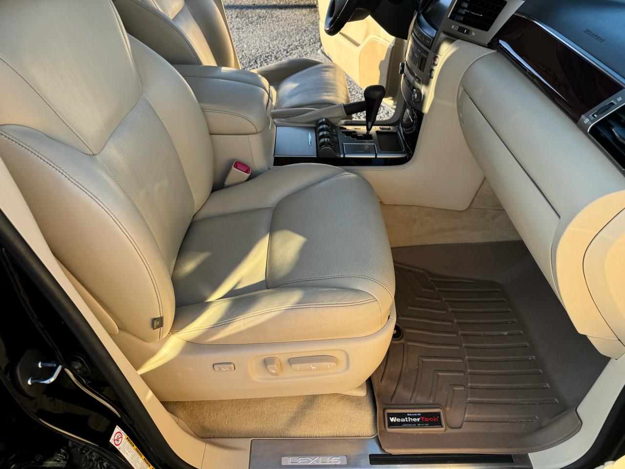 2014 Lexus LX 570 - Photo 35