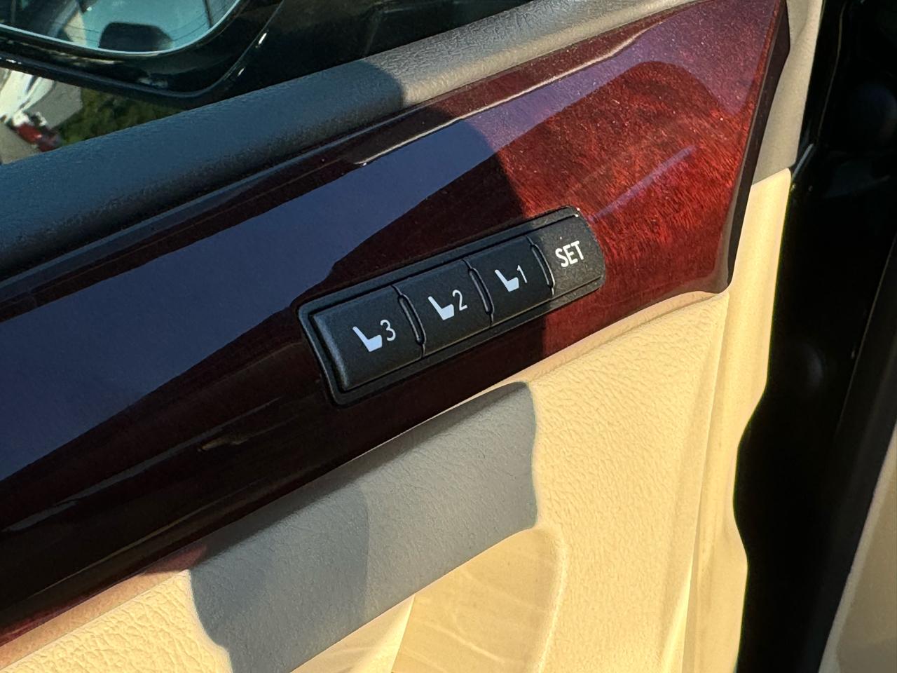 2014 Lexus LX 570 - Photo 38