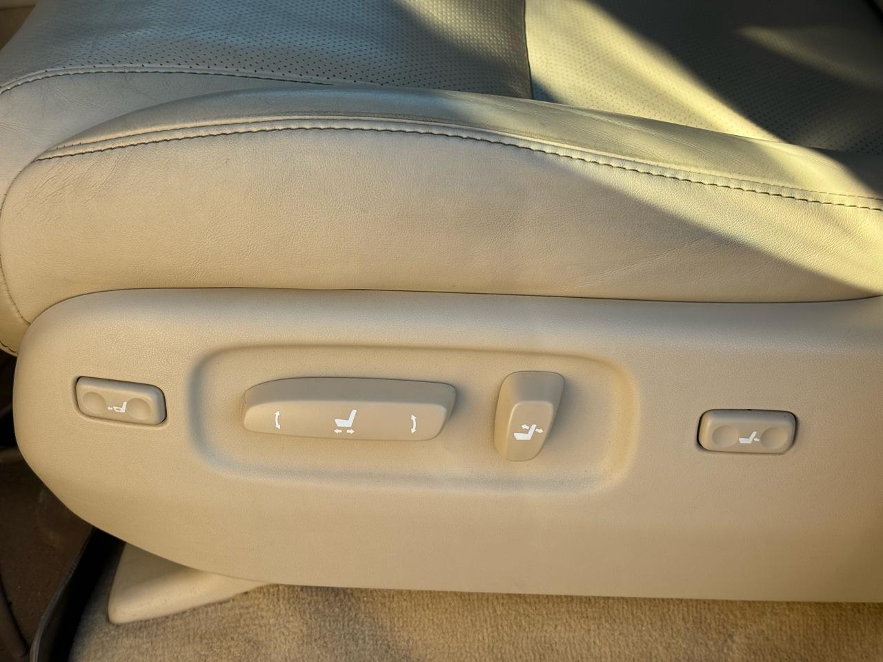 2014 Lexus LX 570 - Photo 40