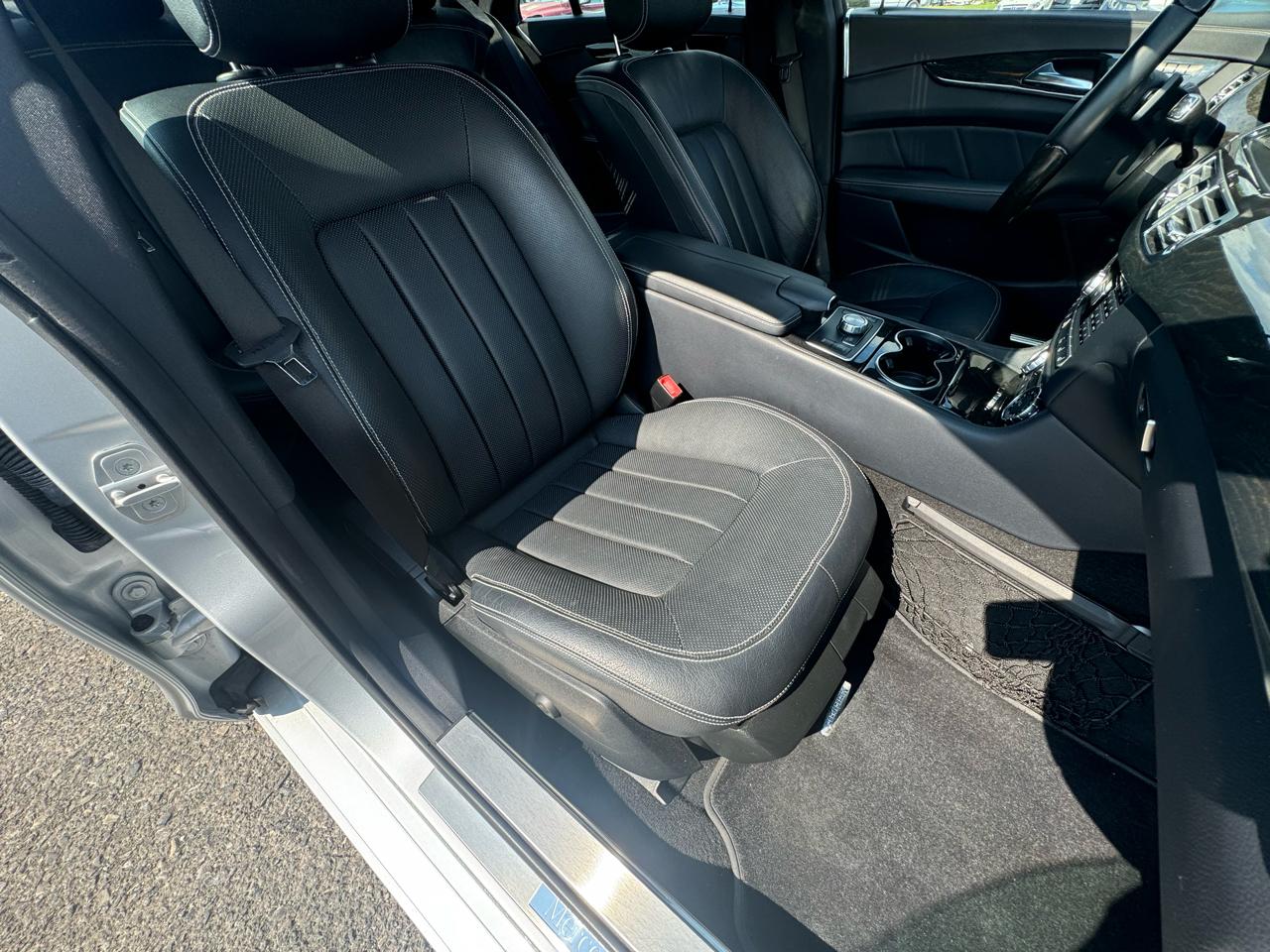 Mercedes-Benz CLS-Class CLS550 2012