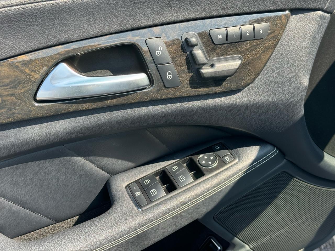 Mercedes-Benz CLS-Class CLS550 2012