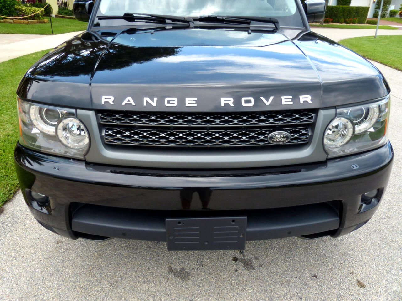 2011 Land Rover Range Rover Sport SUV/Crossover - $18,900