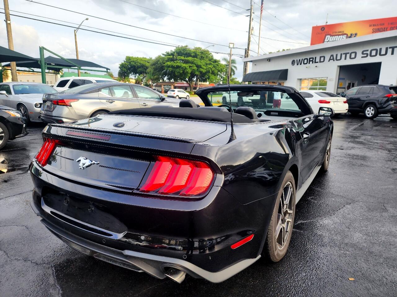 2022 FORD Mustang Convertible - $27,999