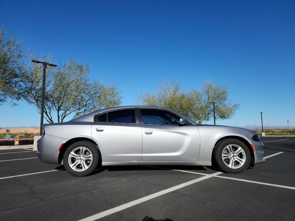 Dodge Charger SE 2017