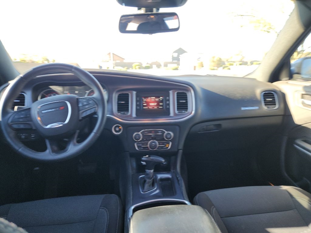 Dodge Charger SE 2017