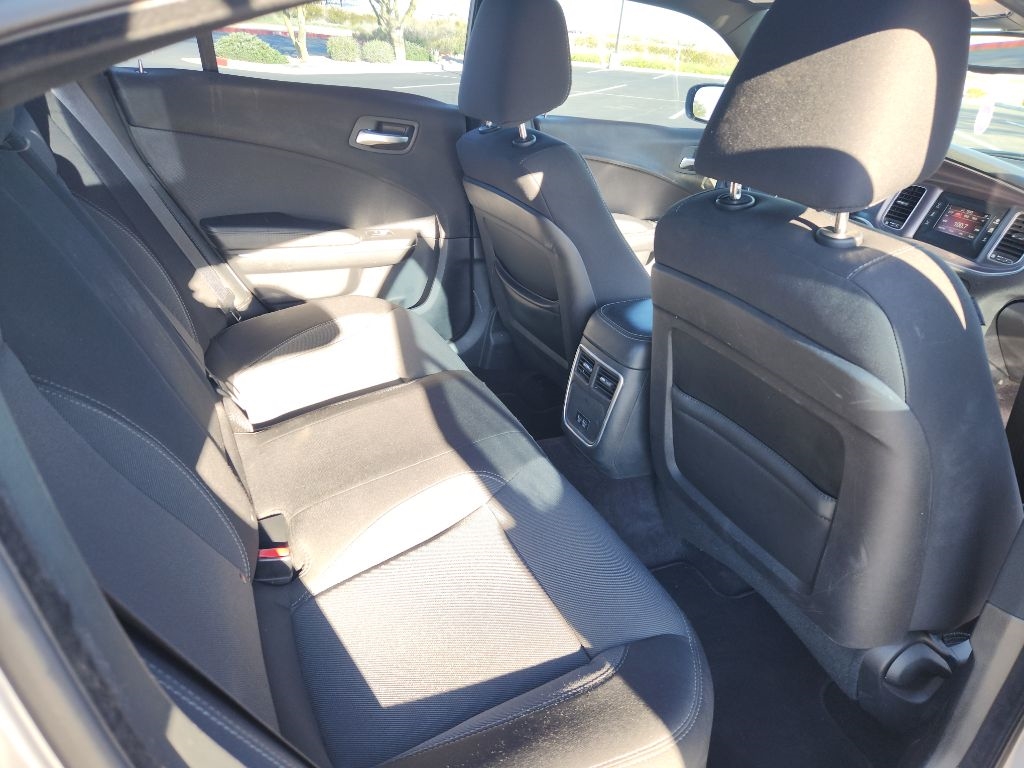 Dodge Charger SE 2017