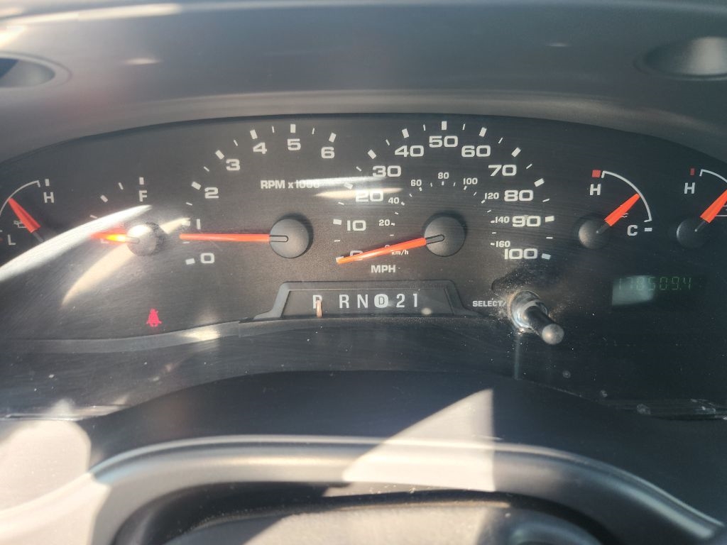 Ford Econoline E-350 XL Super Duty 2005