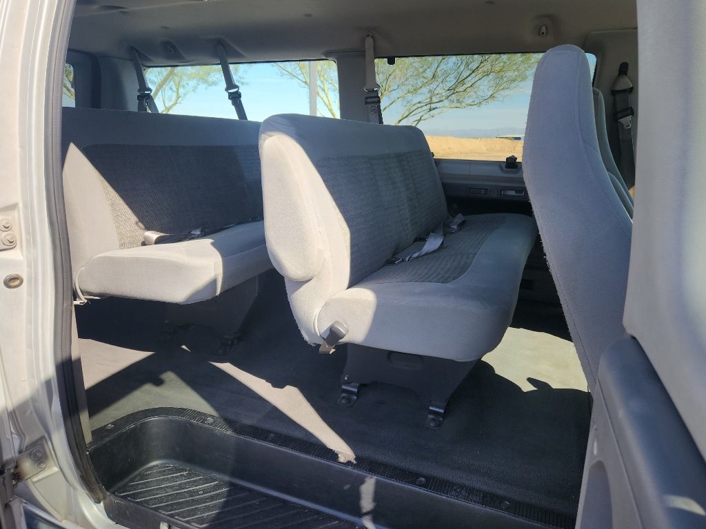 Ford Econoline E-350 XL Super Duty 2005