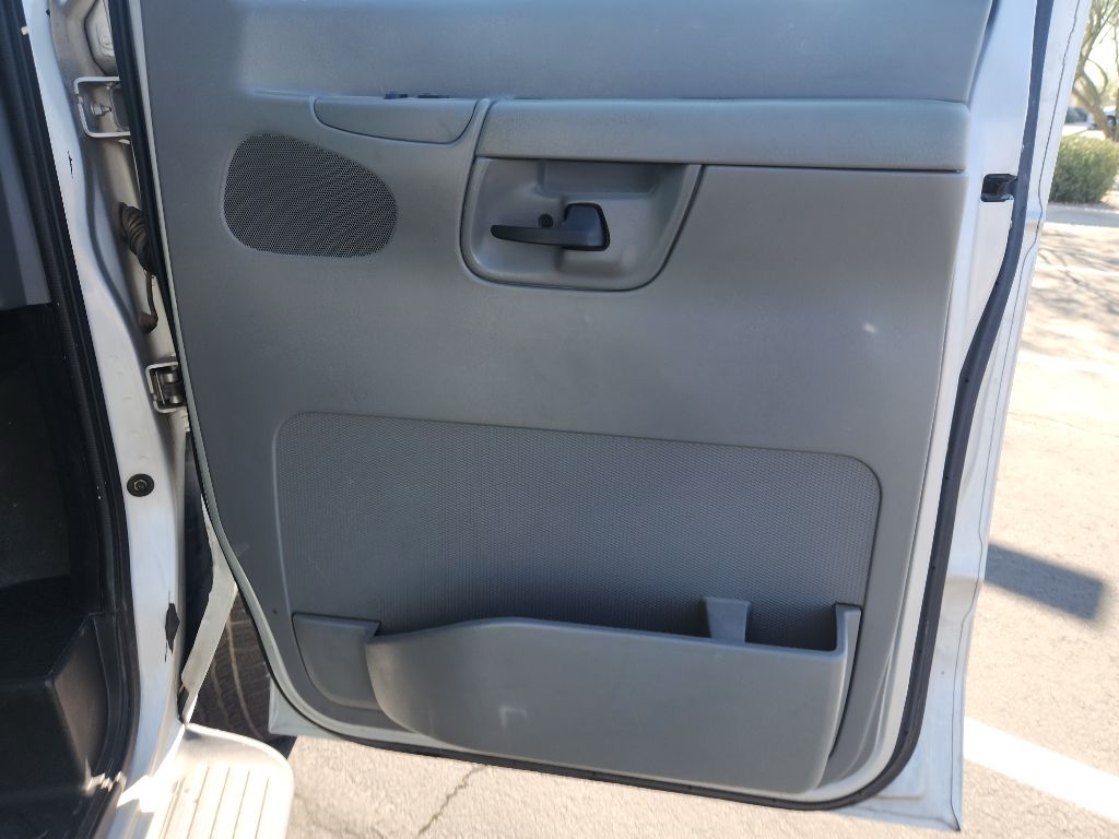 Ford Econoline E-350 XL Super Duty 2005