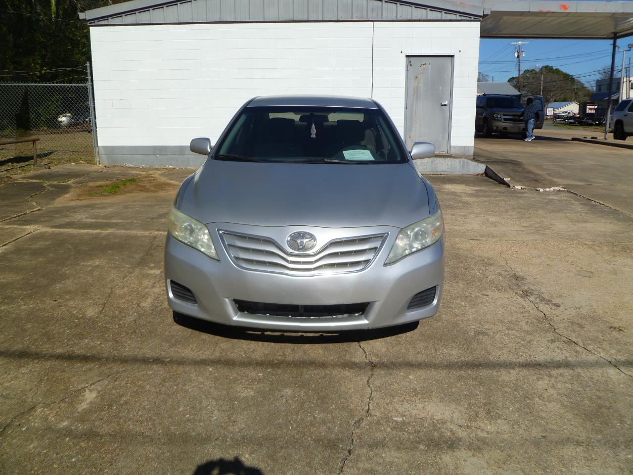 Toyota Camry 4dr Sdn I4 Man (Natl) 2010