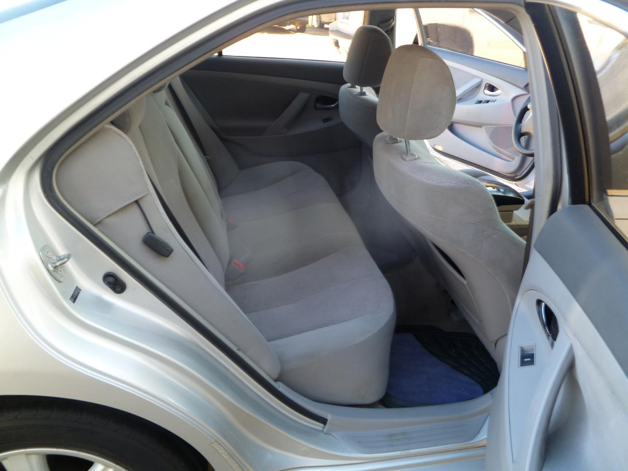 Toyota Camry 4dr Sdn I4 Man (Natl) 2010