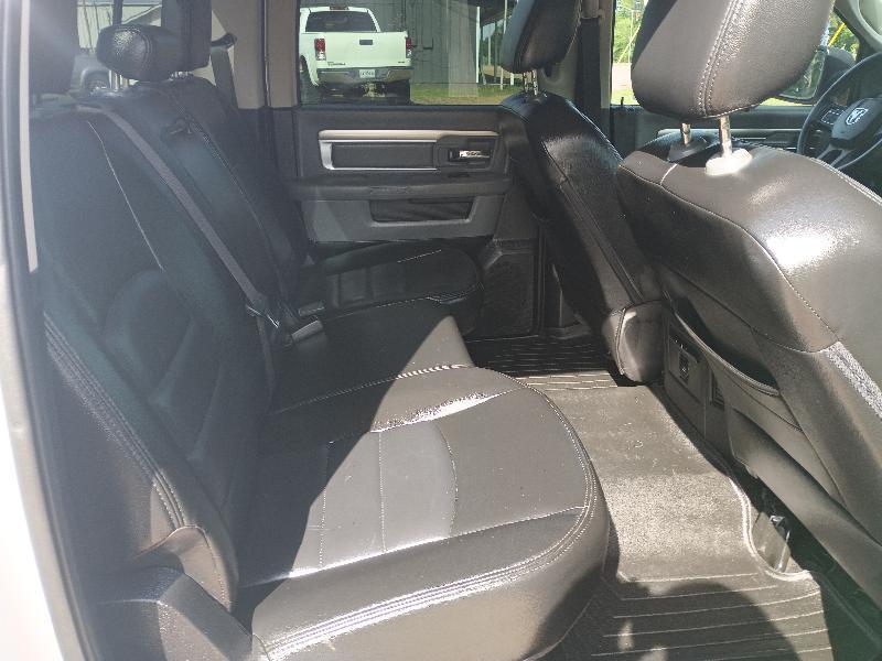 RAM 1500 SLT Crew Cab SWB 4WD 2015