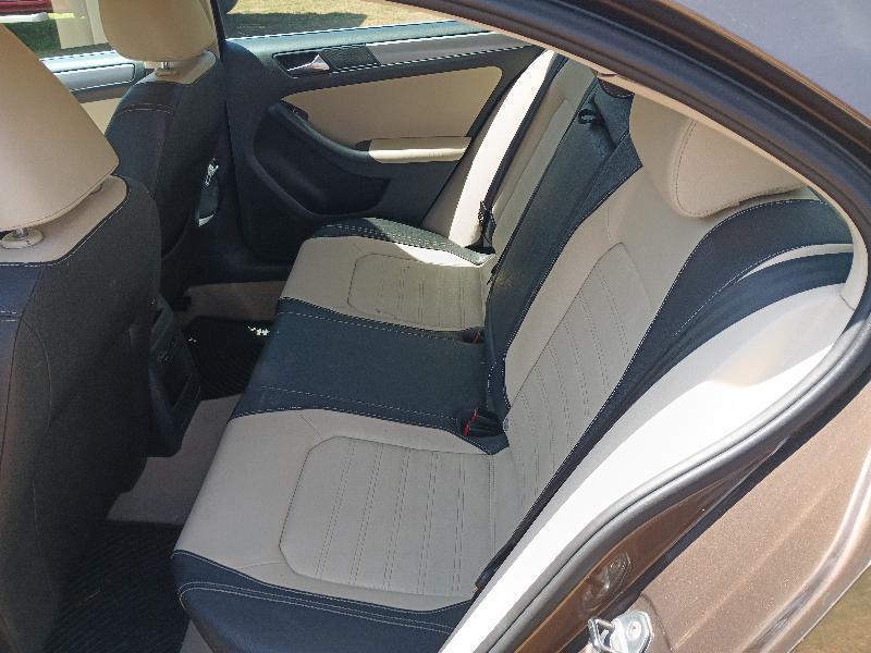 Volkswagen Jetta SEL PZEV 2012