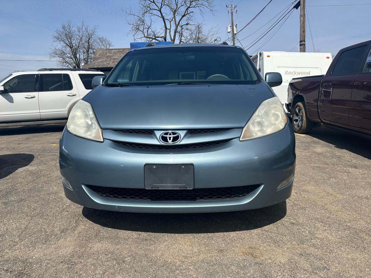 Toyota Sienna  2006