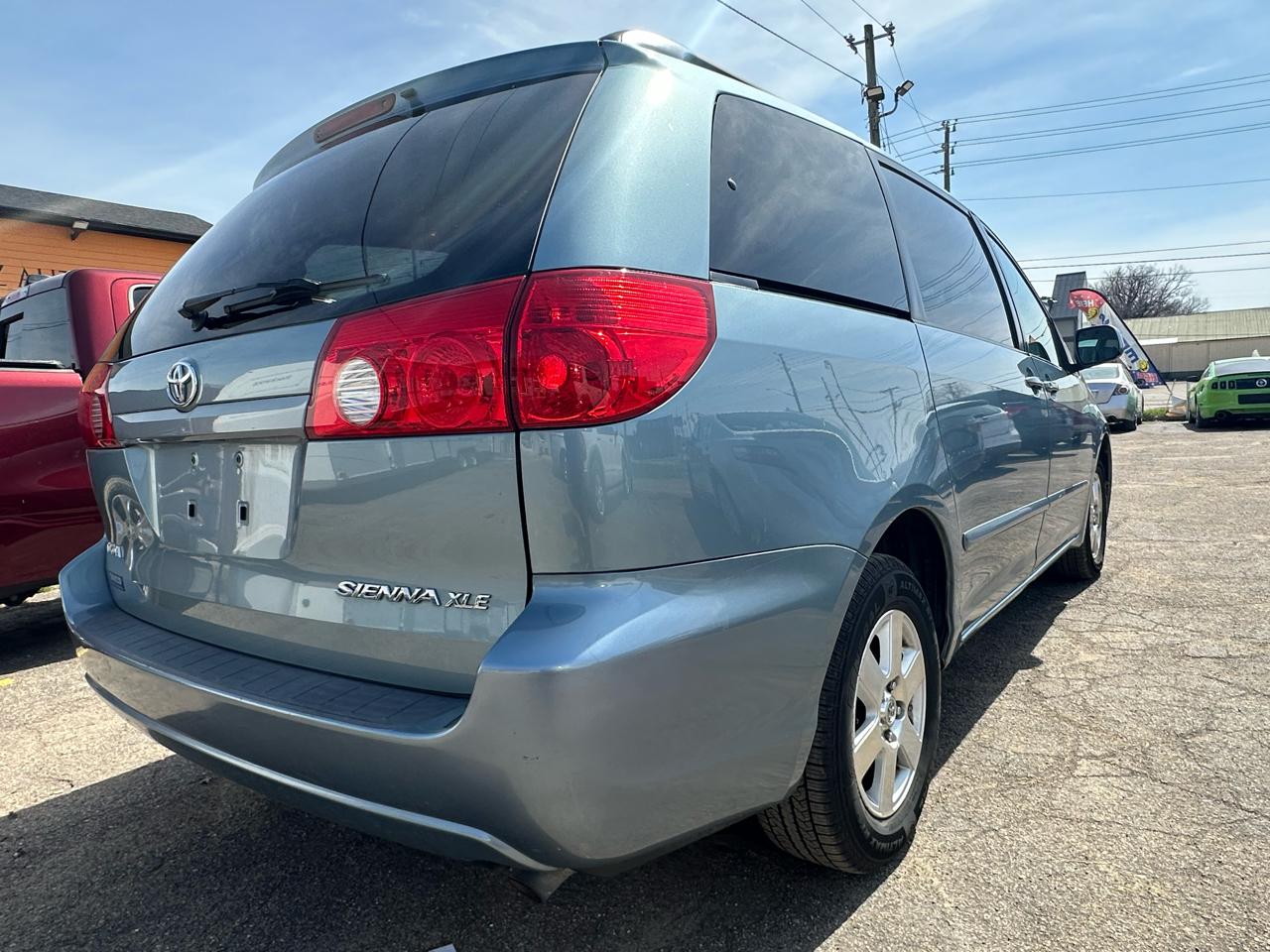 Toyota Sienna  2006