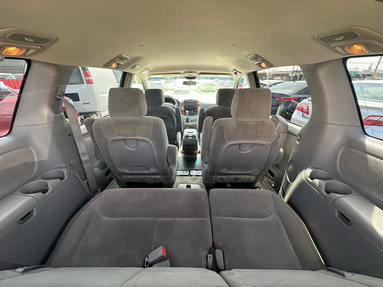Toyota Sienna  2006