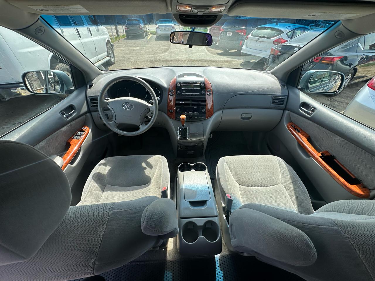 Toyota Sienna  2006