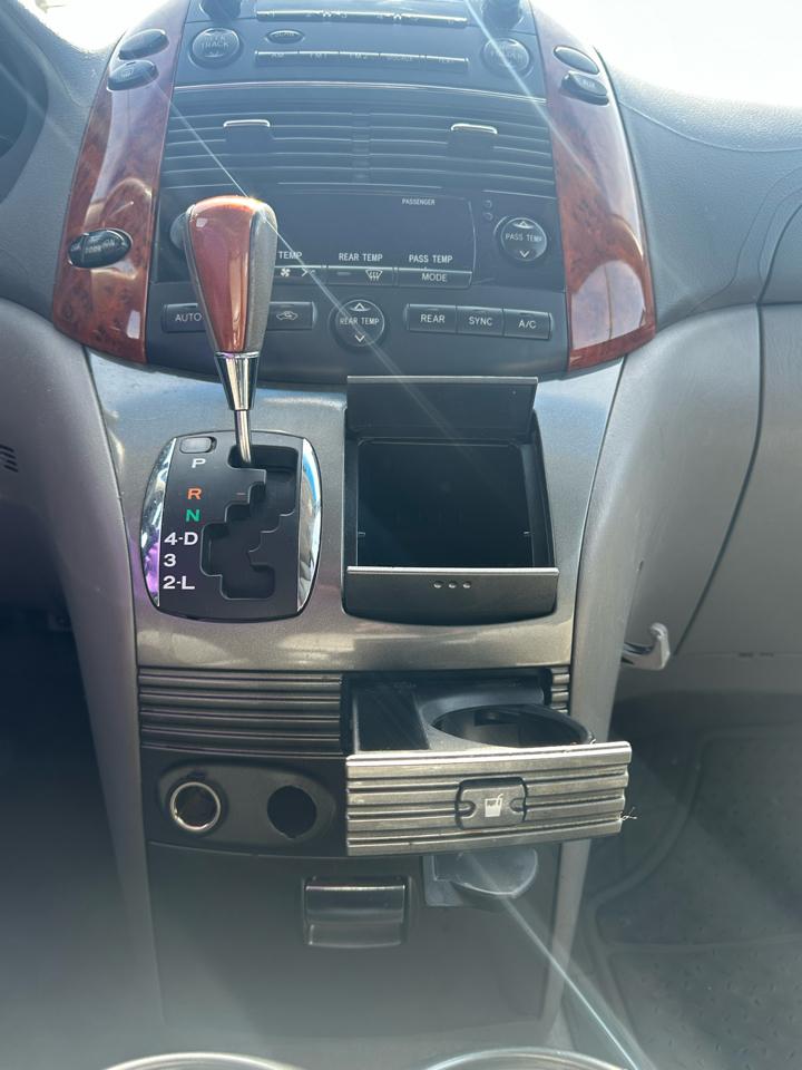 Toyota Sienna  2006