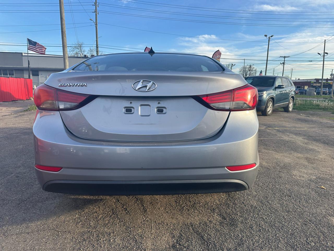 Hyundai Elantra  2016