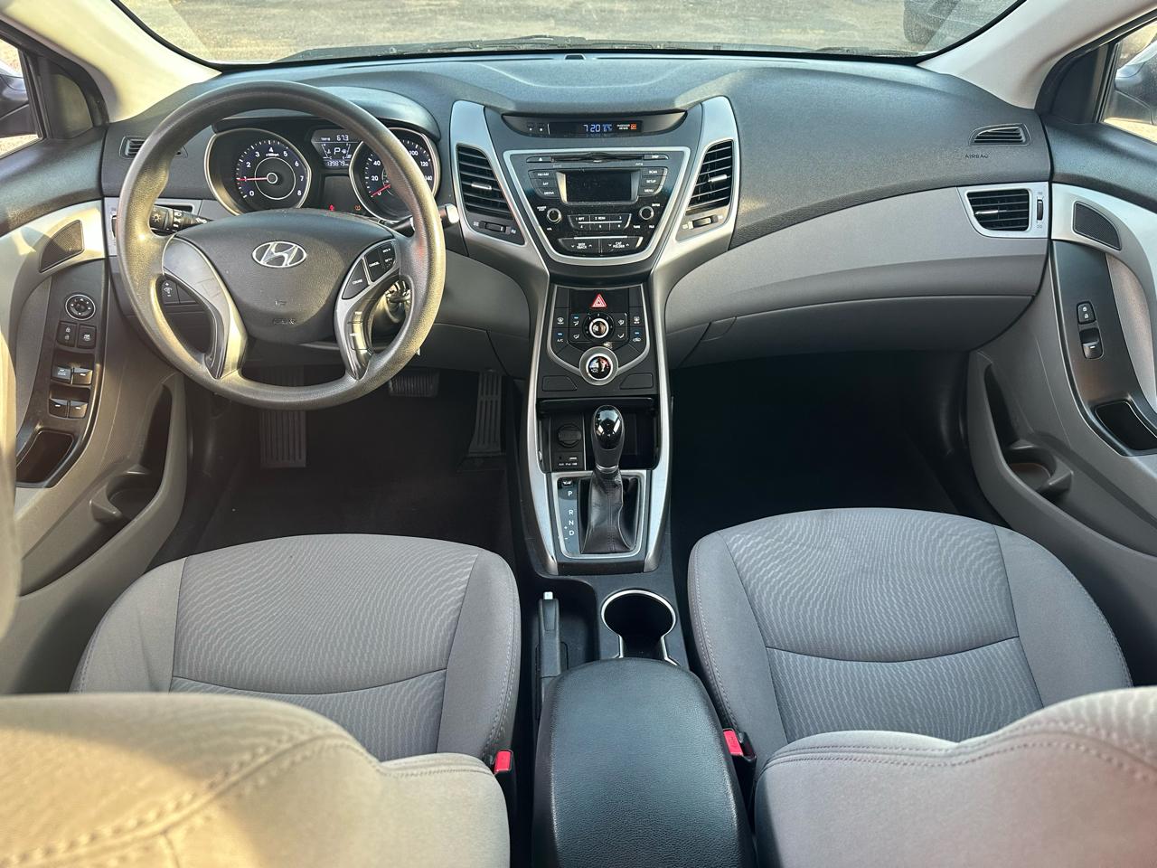 Hyundai Elantra  2016