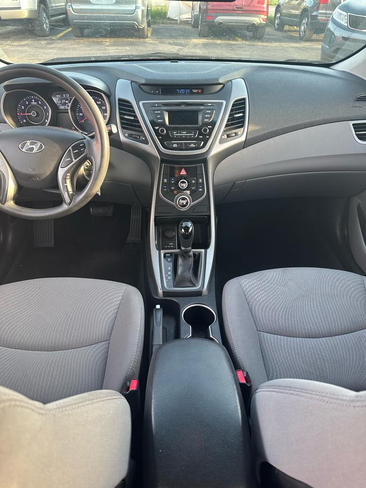 Hyundai Elantra  2016