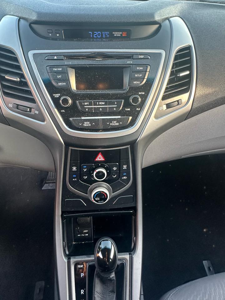 Hyundai Elantra  2016