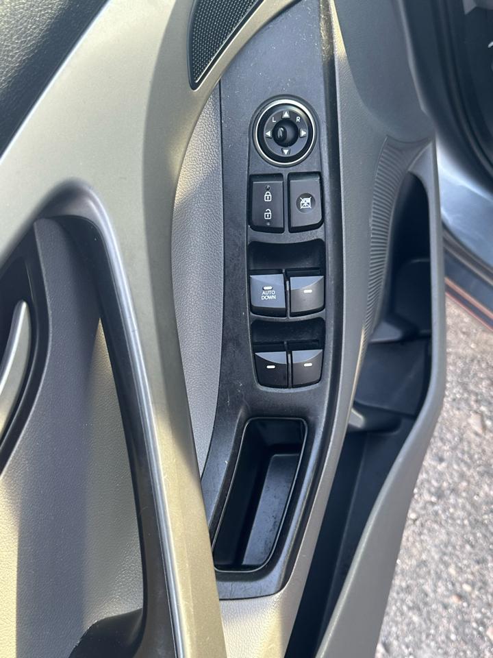 Hyundai Elantra  2016